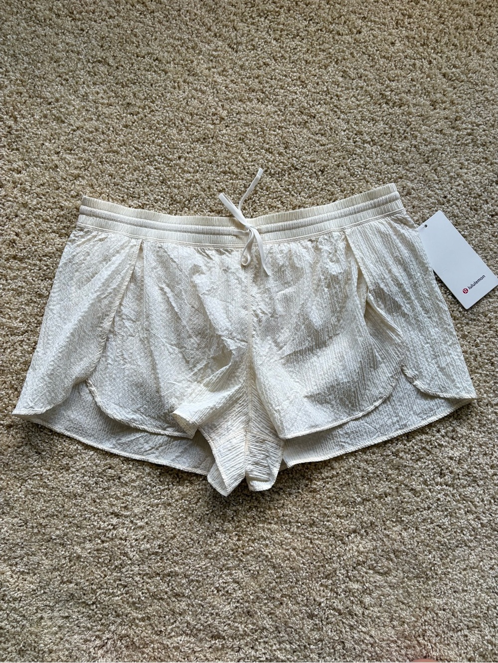 Lululemon Negative Split Textured Run Short 2.5” Light Ivory XL NWT‎